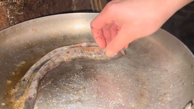 第一次在男朋友家过年，小九帮忙一起准备年夜饭，看看有啥好吃的 смотреть онлайн