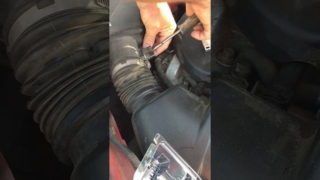 2009 Chevy Cobalt Mass air sensor смотреть онлайн