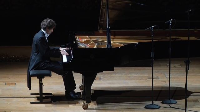 Chopin "Heroic" Polonaise Op 53 in A flat major (Rafał Blechacz) смотреть онлайн