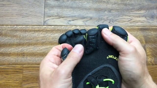 Vibram Five Fingers Running Shoes Review and How to Run Bare Foot смотреть онлайн