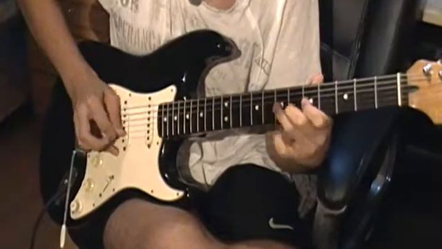 Guitarra Fender USA Corona Exportação смотреть онлайн