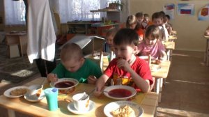 Обед в садике (Владимир ЛОБАНОВ, Северодвинск 29Ru) HD