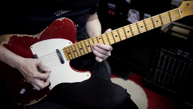 As Tele as can be! The Fender Custom Shop 52 Telecaster Heavy Relic by C W Fleming смотреть онлайн