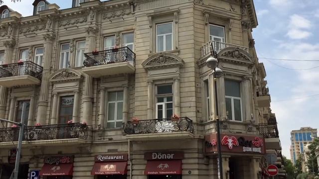Центр Баку, ул. Рашида Бейбутова/ Baku, City Center, Rashid Behbudov Street