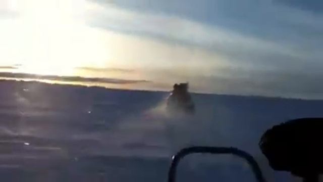 Едем по Антарктиде. Видео из салона автомобиля. смотреть онлайн