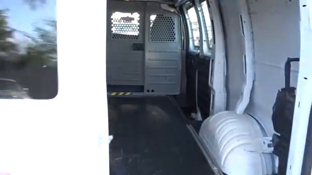 2011 Chevrolet Express Cargo Van Naperville, Oswego, Downers Grove, Wheaton, Aurora, IL T171601A смотреть онлайн