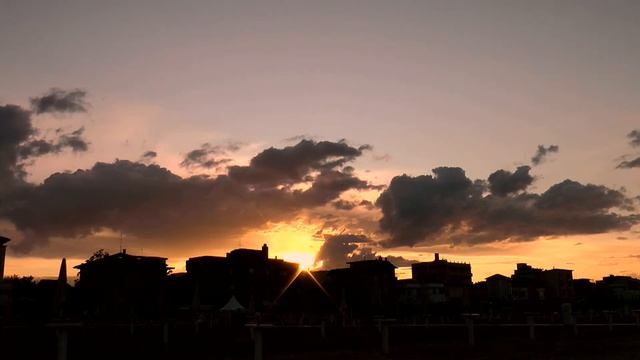 Римини пляж смотреть онлайн