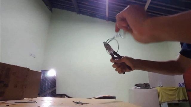 como hacer un trípode y micrófono para su setup de la forma mas económica que pueda haber смотреть онлайн