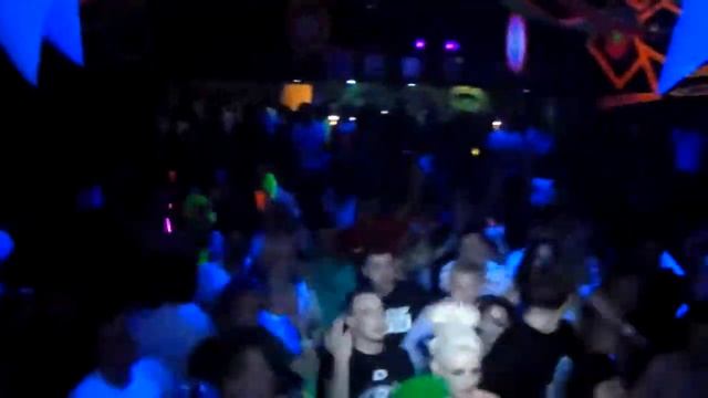 Core Blimey Winter Zombieland Breeze Whizzkid Erup смотреть онлайн