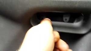 Audi A3 снятия обшивки двери.