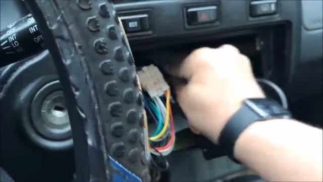 I found 2 GPS devices in THIS vehicle! смотреть онлайн