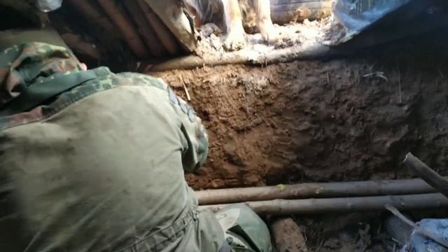 Землянка на склоне часть - 16 доделал полы!!! смотреть онлайн
