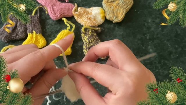 Новогодние игрушки в виде носочков смотреть онлайн