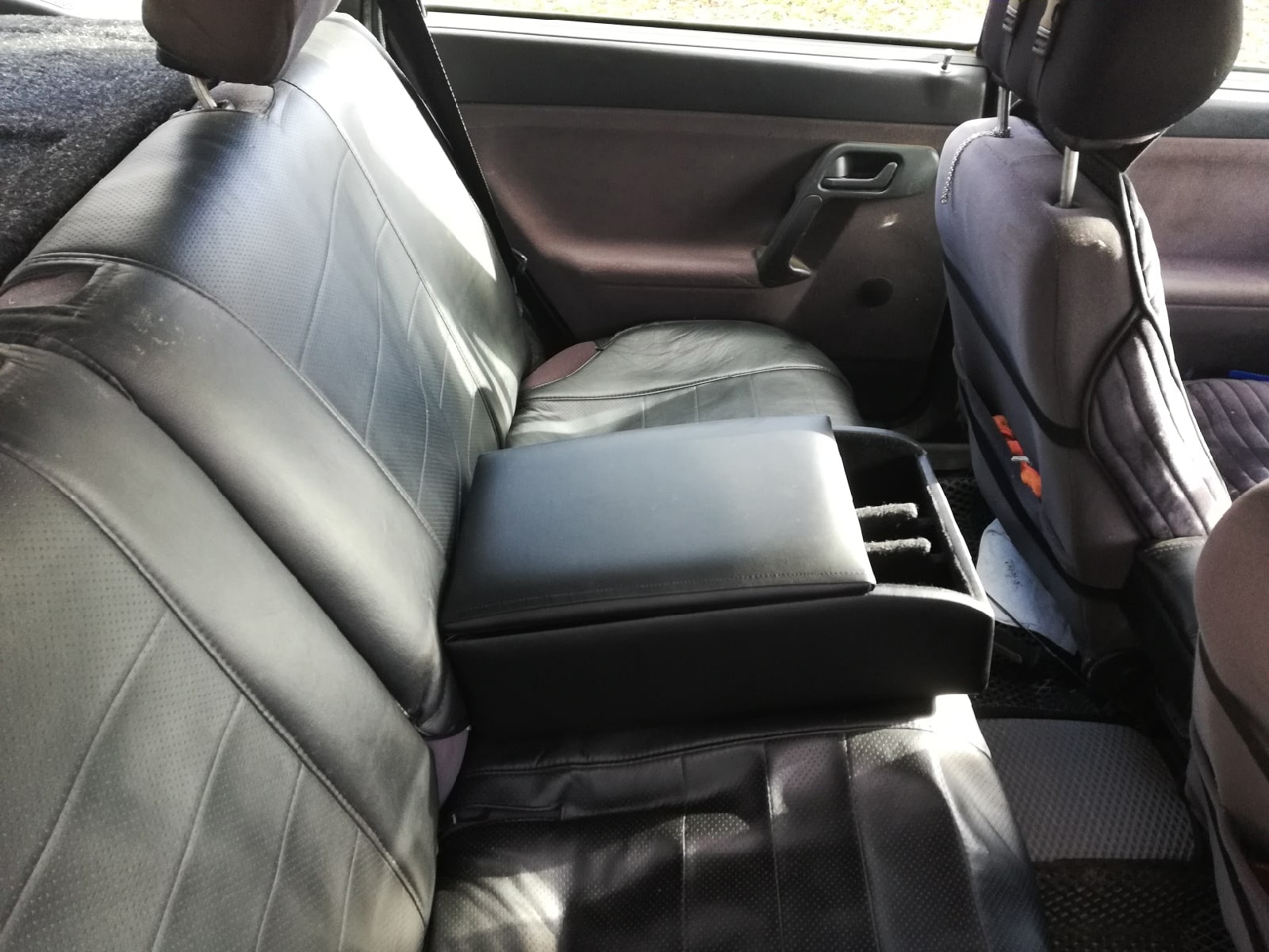 Бар подлокотник на задний ряд Ваз 2111, Приора.mp4