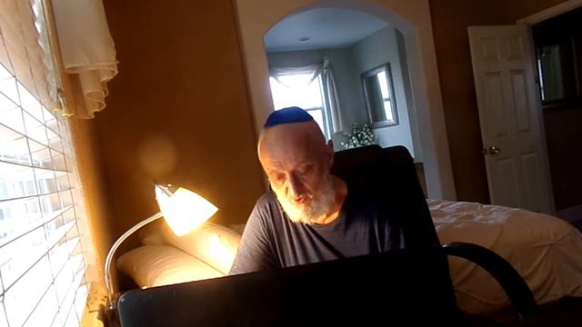 Слава Богу-каждый день новое узнаю от вас..а вот на языках молится не умею...?(Юрий Паликов) смотреть онлайн