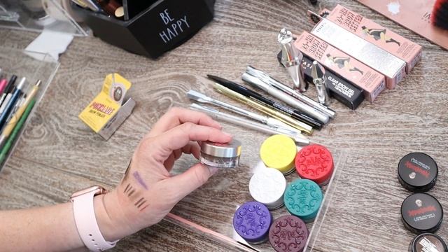 MAKEUP COLLECTION & DECLUTTER || Brows & Colorful Liner Pencils смотреть онлайн