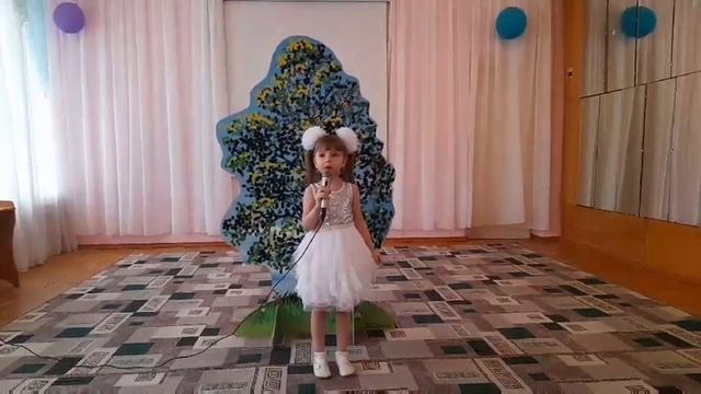 《Три весёлых зайчика》(автор Константин Костин) смотреть онлайн