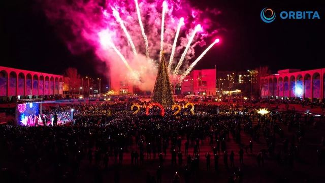 Зрелище. Зажгли Новогоднюю елку. Бишкек-2022 #елка#новогодняяелка#салют смотреть онлайн