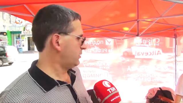 "Налоги наши непонятно куда идут! Не нравится, как он справляется с городским хозяйством. " смотреть онлайн