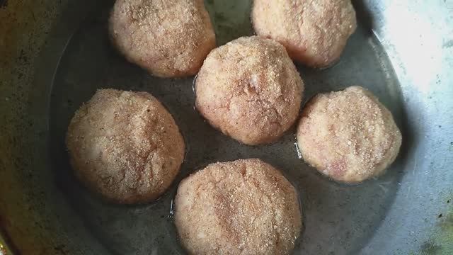 КОТЛЕТЫ ИЗ СВИНОГО ФАРША СОЧНЫЕ смотреть онлайн