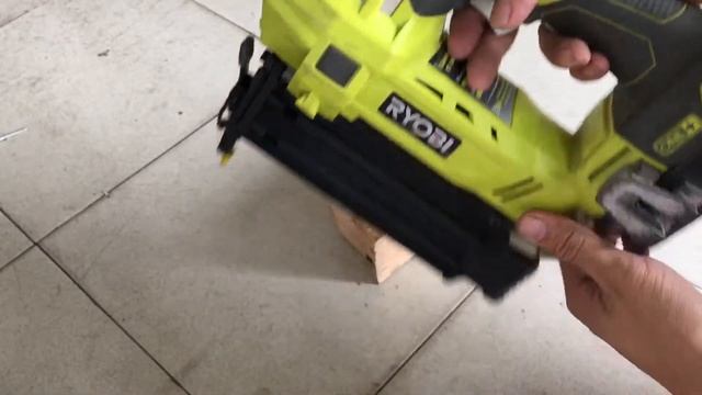 Máy Bắn đinh Pin Ryobi