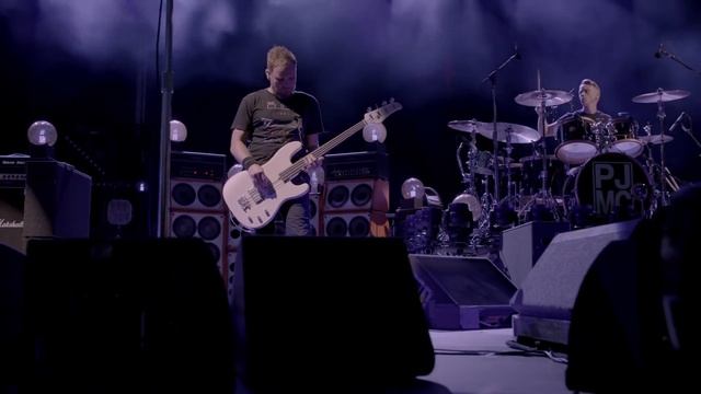 Pearl Jam - Oceans смотреть онлайн