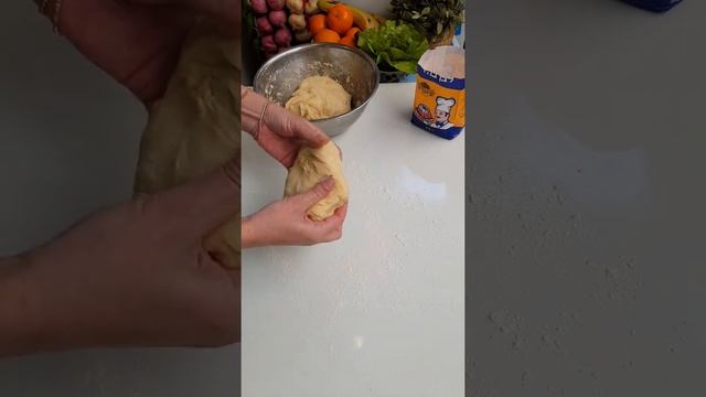 Рогалики (рогалах) с шоколадом или корицей смотреть онлайн