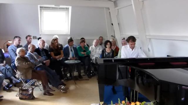 David Mannesse plays Etude in C sharp minor, by A. Scriabin & improvisation, inspired by the piece смотреть онлайн