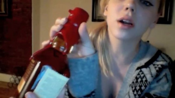 Makers Mark tutorial by Loli Lux - EASY Way to open the bottle