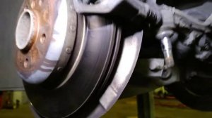 БМВ Ф-10 снятие заднего амортизатора без снятия супорта