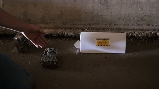 CSI Mouse - Using Black Lights & The Rodent Tracker To Identify Access Holes. Mousetrap Monday смотреть онлайн