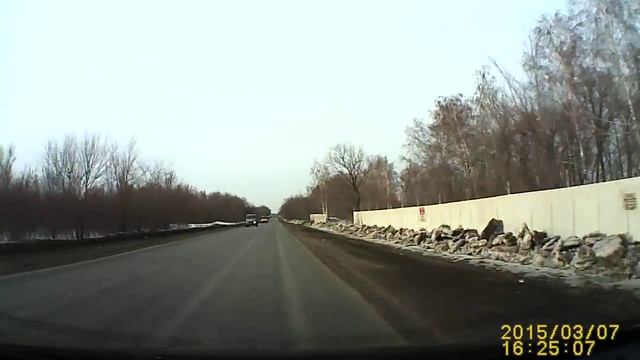 хюндай солярис камень в лобовое!! удар смотреть онлайн