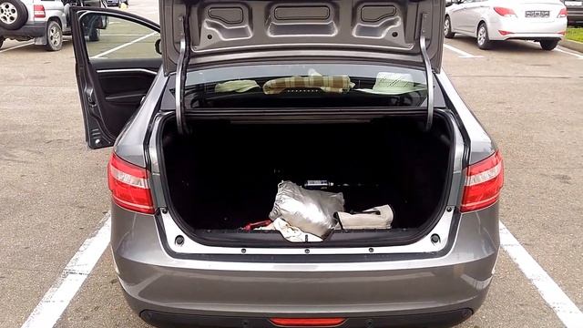 Открытие крышки багажника полностью Lada Vesta. смотреть онлайн