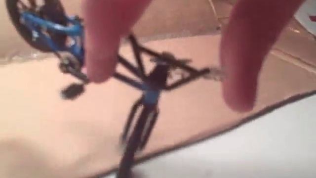 "Short Cuts" Finger BMX смотреть онлайн