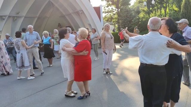 Kharkov Харьков Танцы Парк Горького смотреть онлайн
