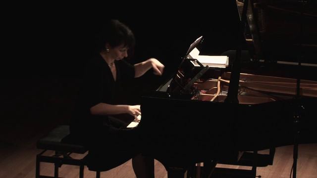 De Kunst van het Luisteren - Madge - Nocturne - Midnight at Uluru (2013) смотреть онлайн