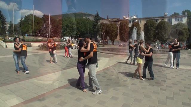 KIZOMBA FLASHMOB summer 2014 Пятигорск смотреть онлайн