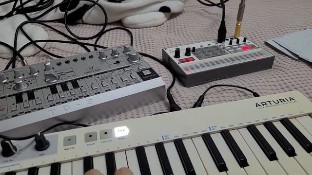 arturia keystep + volсa sample 2 + behringer td3 смотреть онлайн