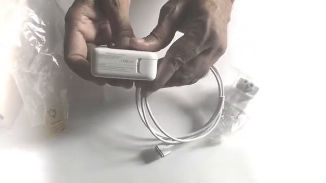 MacBook Charger 45 W смотреть онлайн