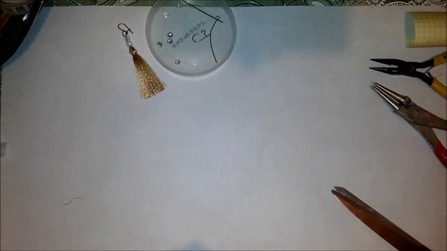 DIY Серьги - кисточки своими руками из ниток / смотреть онлайн