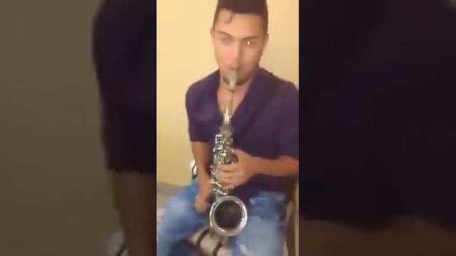 super saksofon caliyor...!!! смотреть онлайн