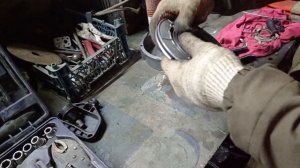 Буран заклинил ручной стартер снегохода. Ставим новый тросик, пружину. @Pavel_SIBERIA