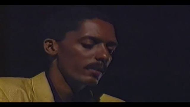 [Le Clip!! █▬█ █ ▀█▀ ██▓▒░ ♫ ZOUK 1993 ] Harry Diboula - Tu Me Manques / Zouk Rétro