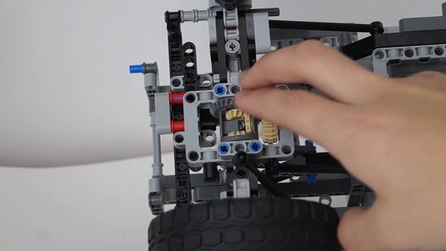 Lego Technic Mercedes-Benz G500 4x4² SQUARED RC Detailed video смотреть онлайн