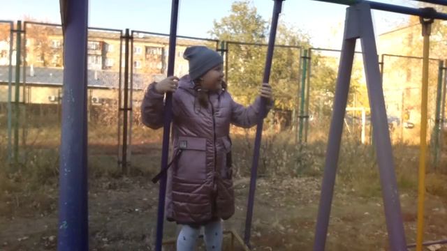 Идем со школы домой. смотреть онлайн