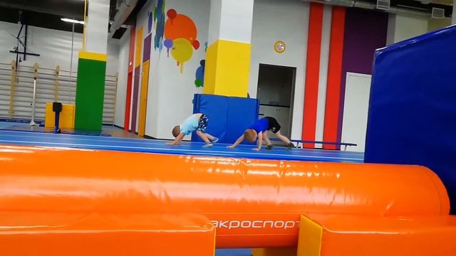 Тренировка Kroha Gym / гимнастика и акробатика для детей смотреть онлайн