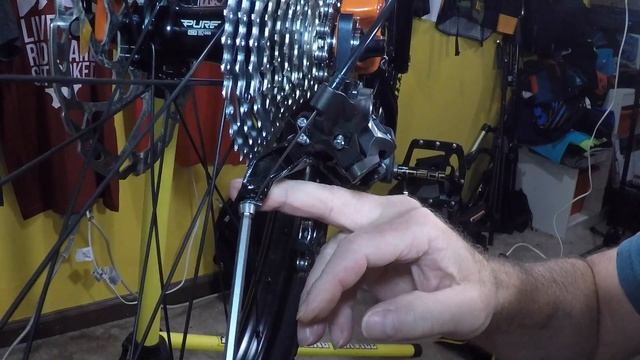 How to adjust your rear derailleur on a mountain bike смотреть онлайн