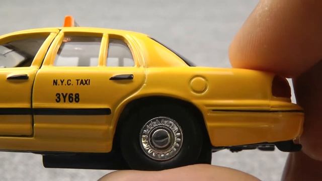 1:38 1999 Ford Crown Victoria New York Taxi Unboxing & Presentation - Diecast Scale Model Show смотреть онлайн