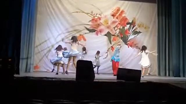 Танцевальная группа "XXI-век" - танец-шутка "Марусечка" смотреть онлайн