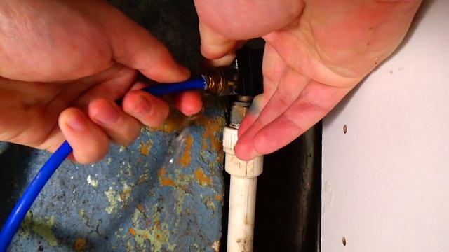 Как снять шланг с фильтра для воды Аквафор. смотреть онлайн